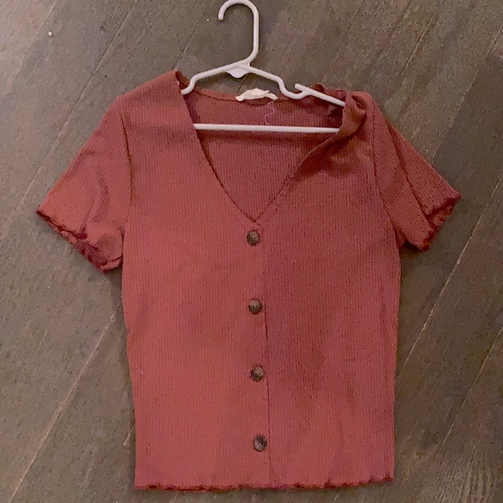 This is a very comfortable T-shirt, light pink, and was hardly worn;)